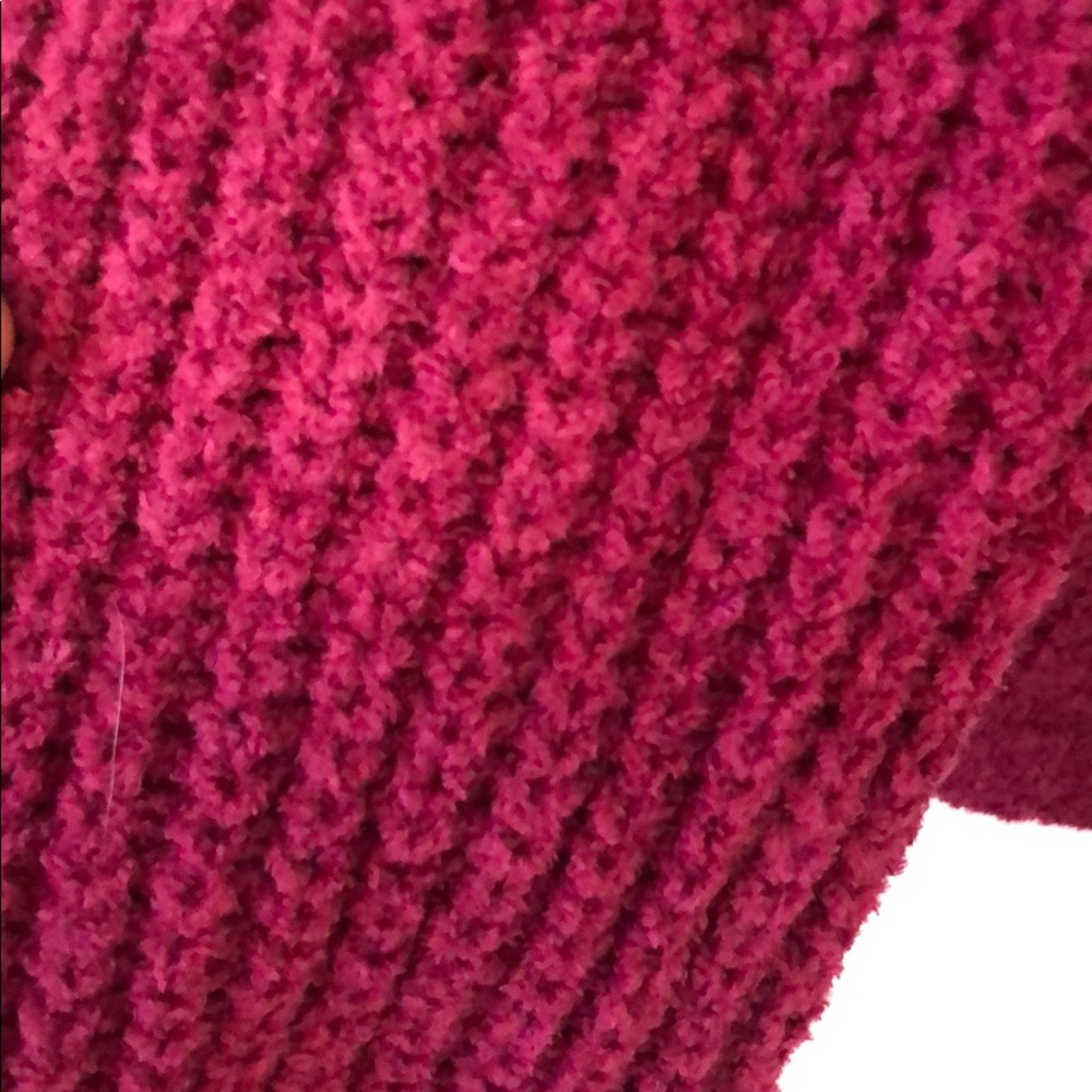 Express Sweater - Picture 2 of 3